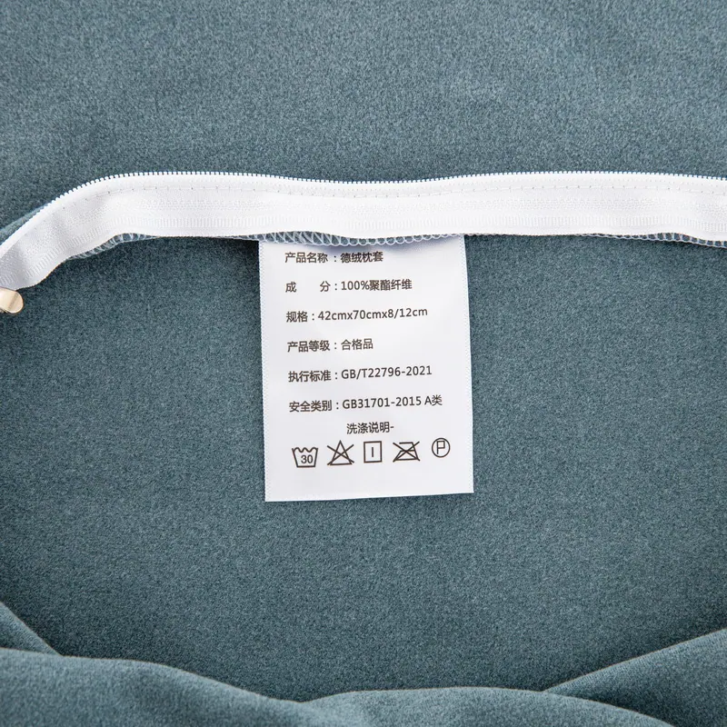 DeRong Warm Fiber Bread-Shaped Pillowcase