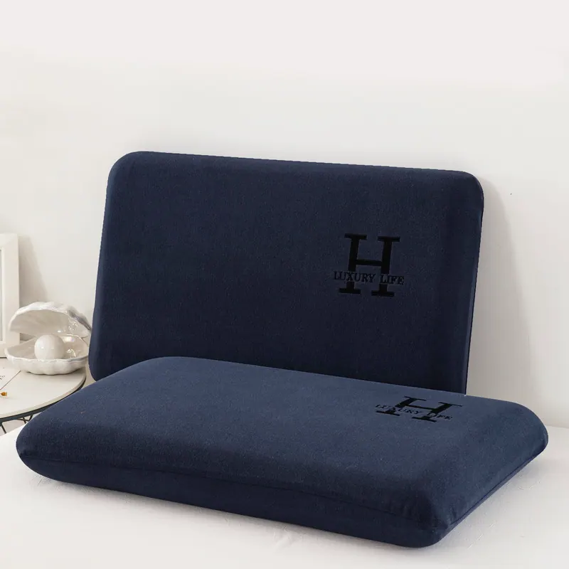 DeRong Warm Fiber Bread-Shaped Pillowcase